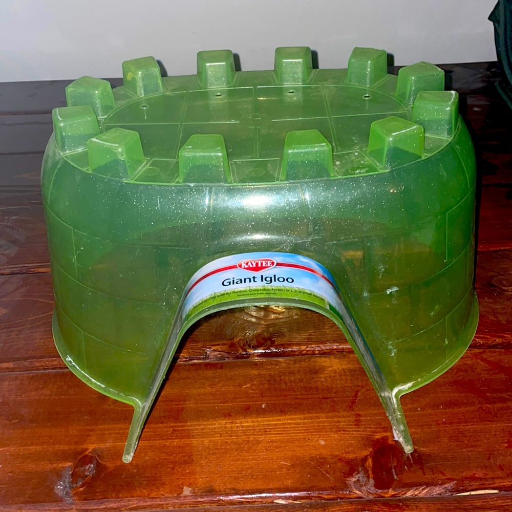 Small animal igloo